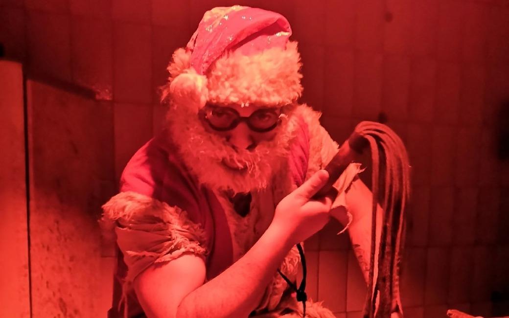 перформанс Плохой Санта в Саратове