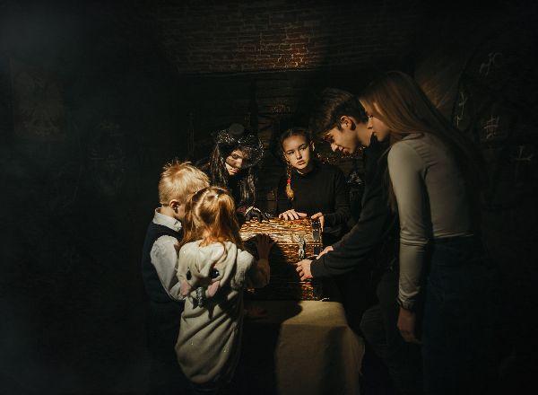 перформанс Страшные сказки в Саратове